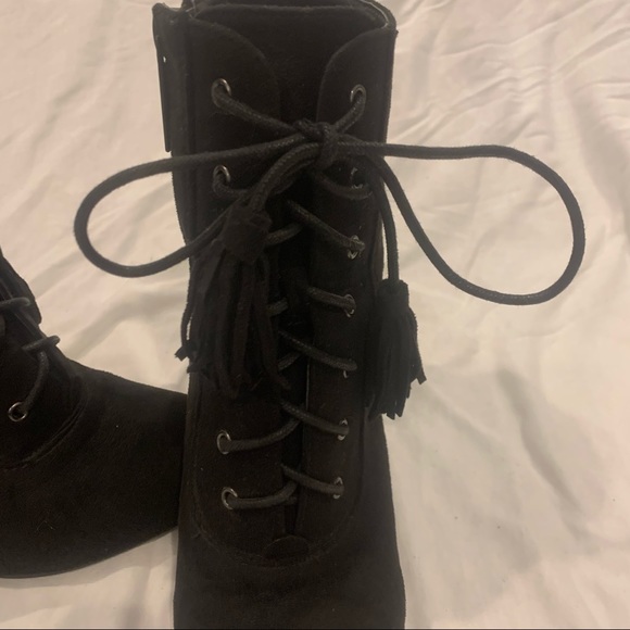 Lace up heeled booties - Picture 2 of 4